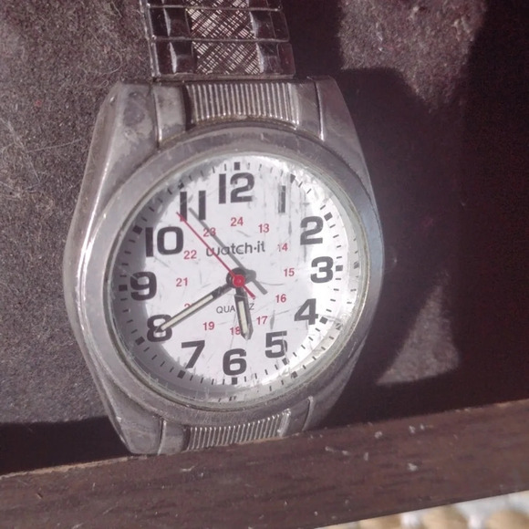 Men's Watch - Picture 1 of 2